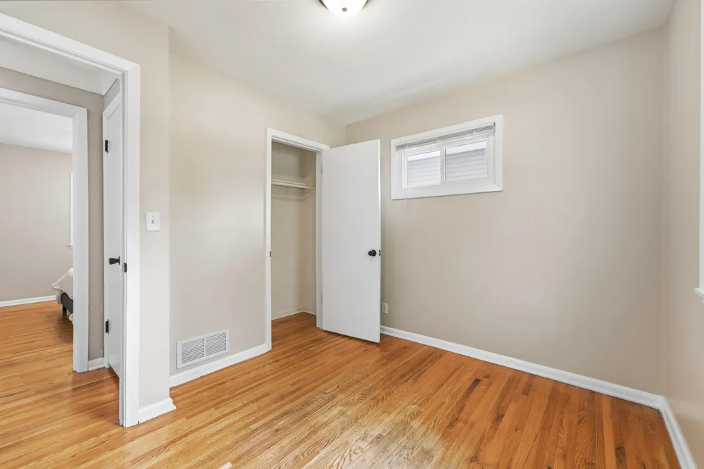 2481. 19th Avenue E North Saint Paul, MN 55109