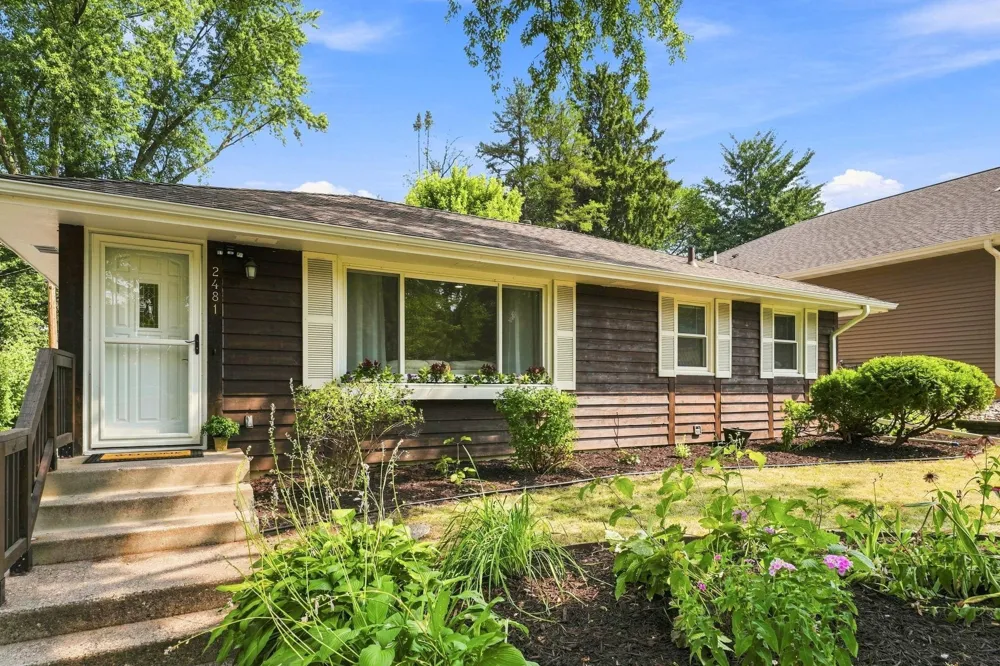 2481. 19th Avenue E North Saint Paul, MN 55109