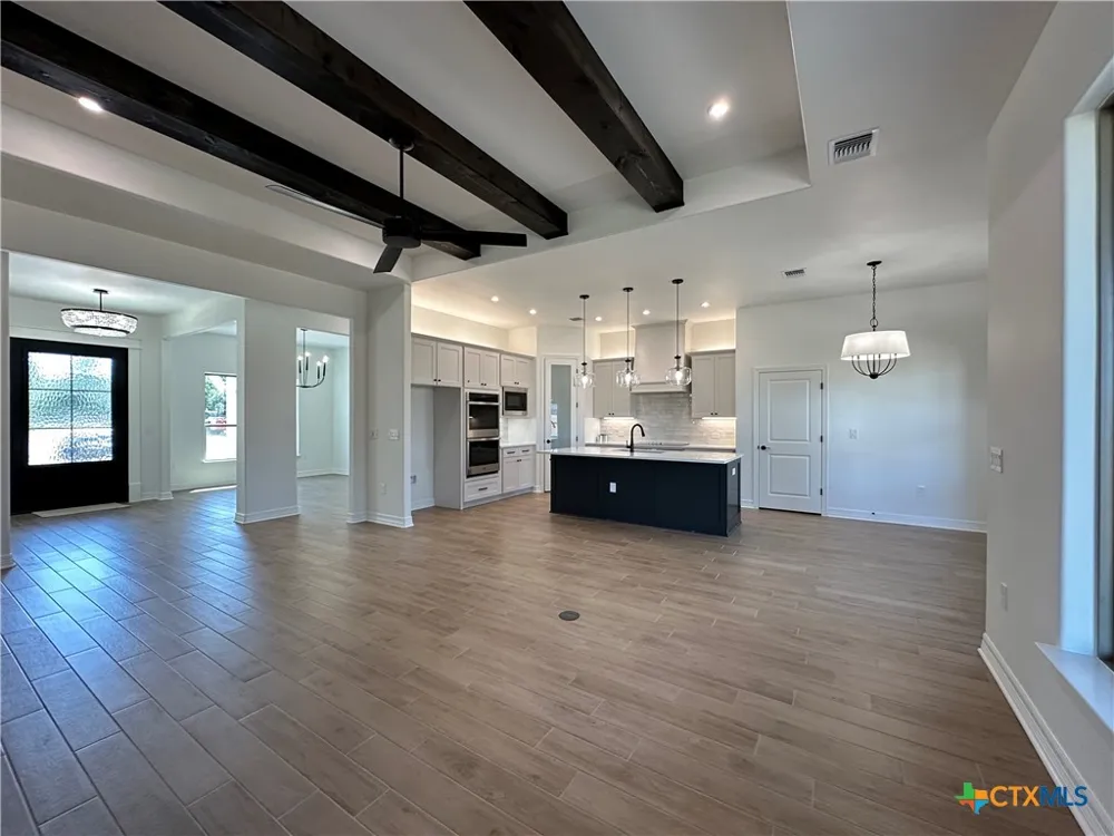 800 Eagle Heights Drive Salado, TX 76571
