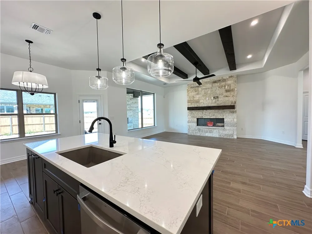 800 Eagle Heights Drive Salado, TX 76571
