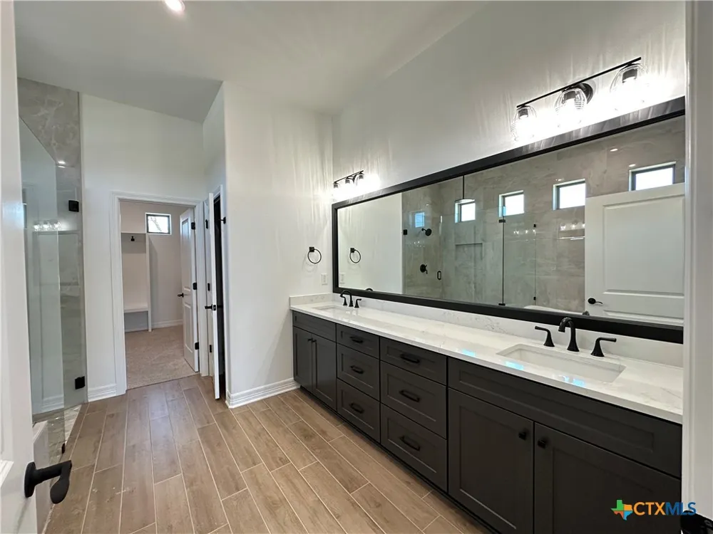 800 Eagle Heights Drive Salado, TX 76571