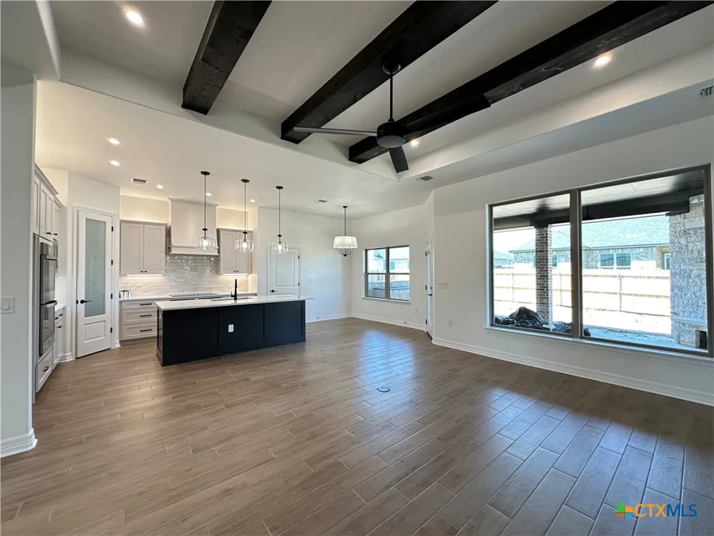800 Eagle Heights Drive Salado, TX 76571