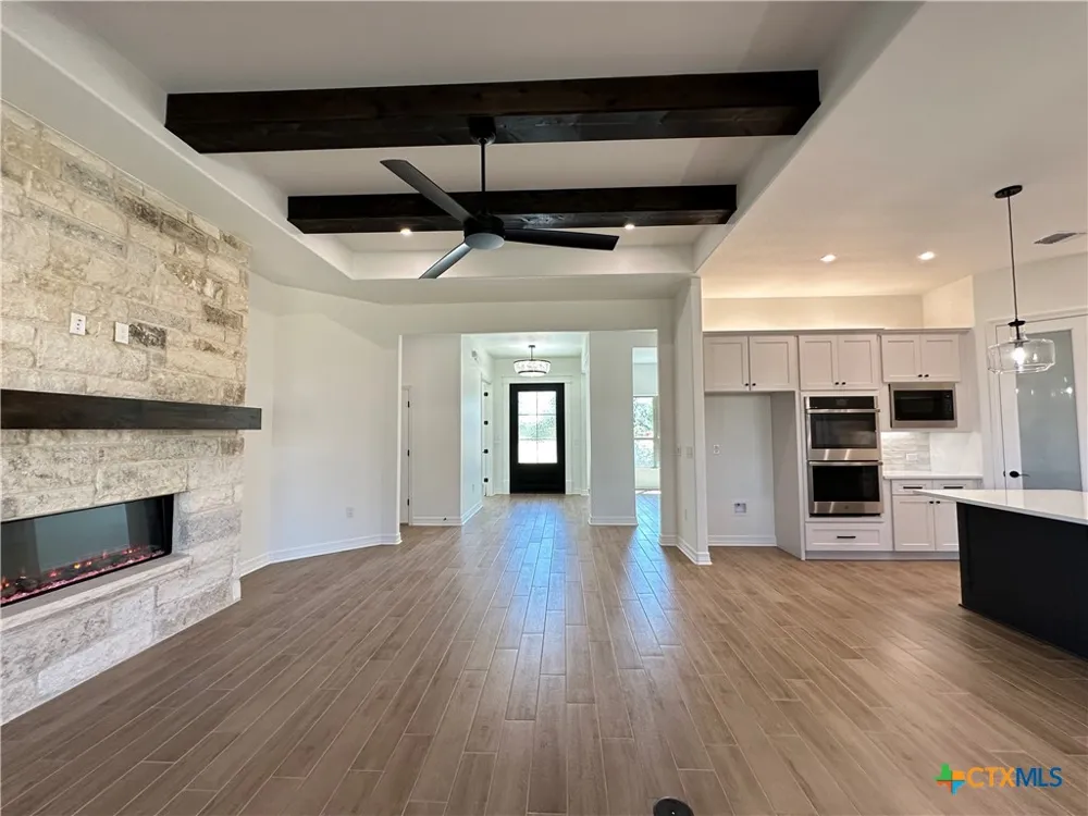 800 Eagle Heights Drive Salado, TX 76571