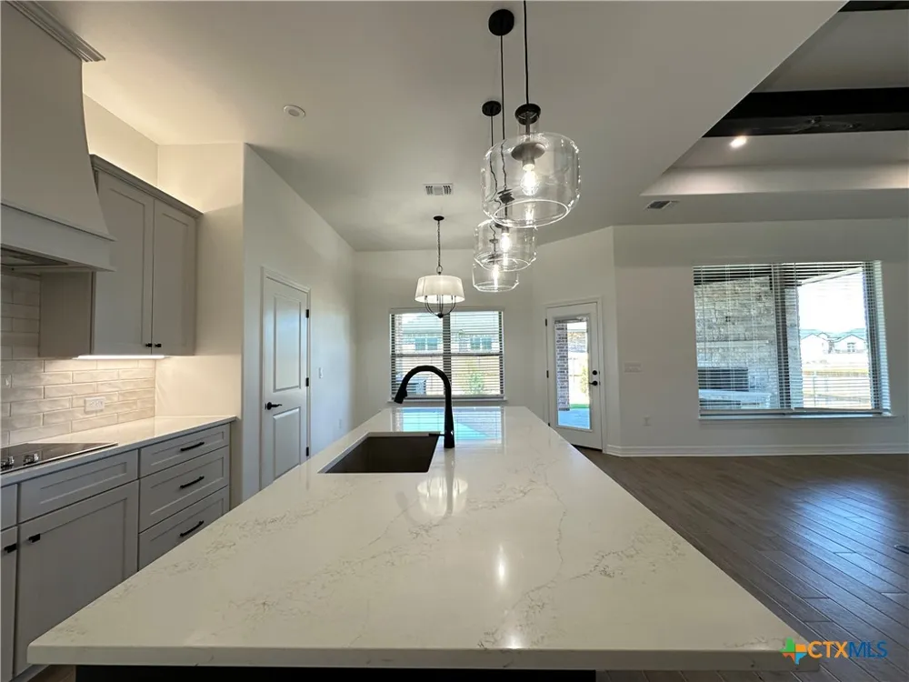 800 Eagle Heights Drive Salado, TX 76571