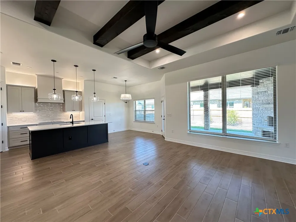 800 Eagle Heights Drive Salado, TX 76571