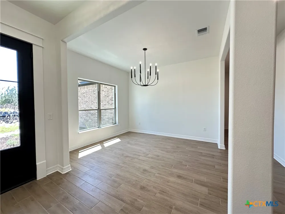 800 Eagle Heights Drive Salado, TX 76571
