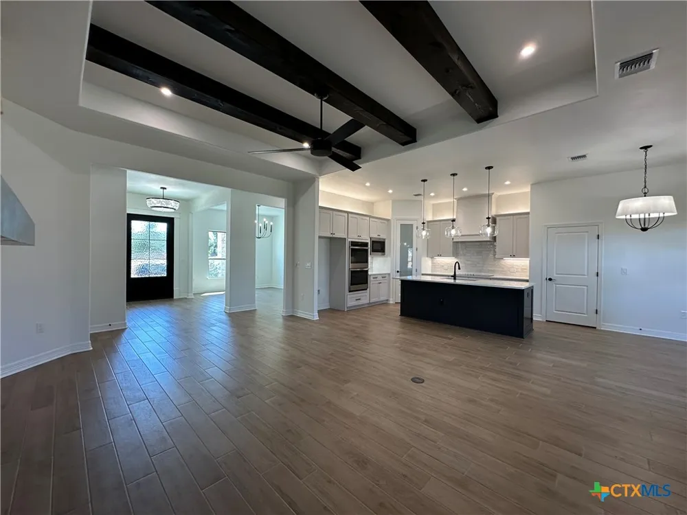 800 Eagle Heights Drive Salado, TX 76571