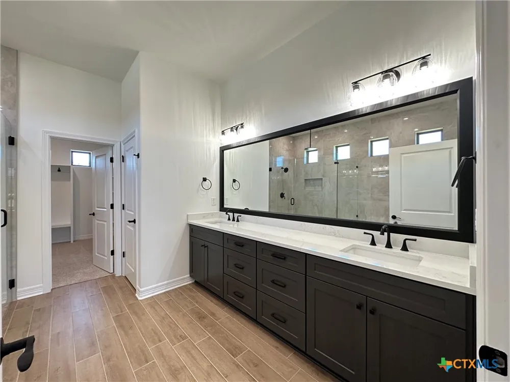 800 Eagle Heights Drive Salado, TX 76571