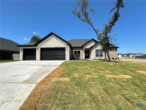 800 Eagle Heights Drive