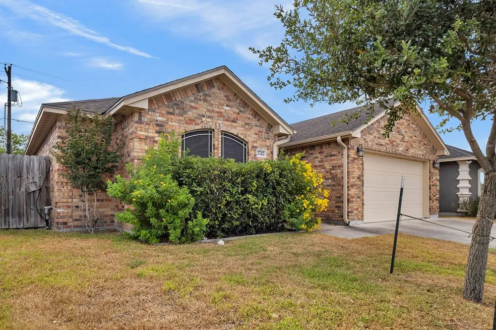 2742 Yeager Corpus Christi, TX 78410