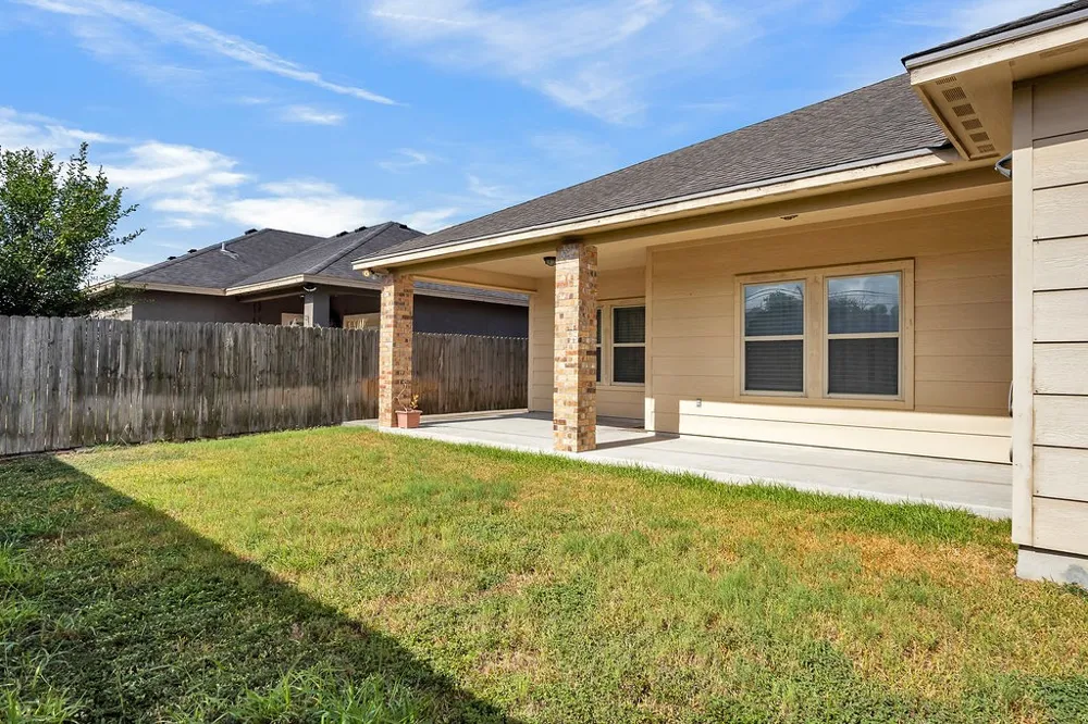 2742 Yeager Corpus Christi, TX 78410