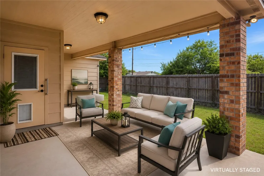 2742 Yeager Corpus Christi, TX 78410