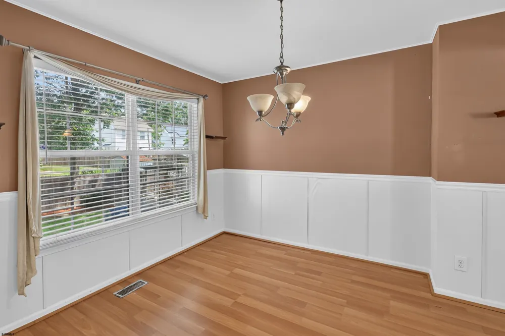 6191 Eagle Mays Landing, NJ 08330