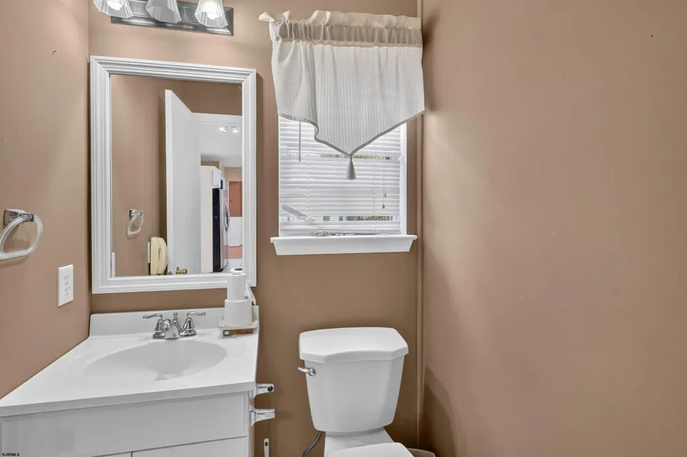 6191 Eagle Mays Landing, NJ 08330