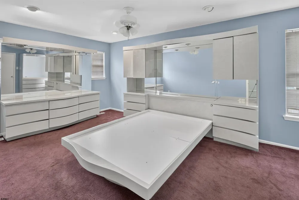 6191 Eagle Mays Landing, NJ 08330