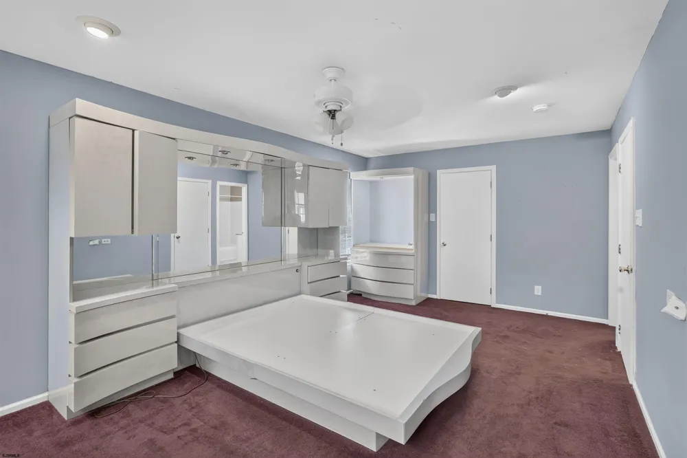6191 Eagle Mays Landing, NJ 08330