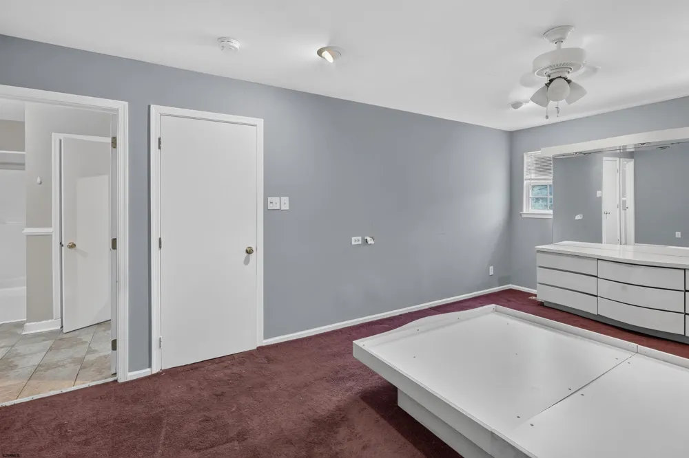 6191 Eagle Mays Landing, NJ 08330