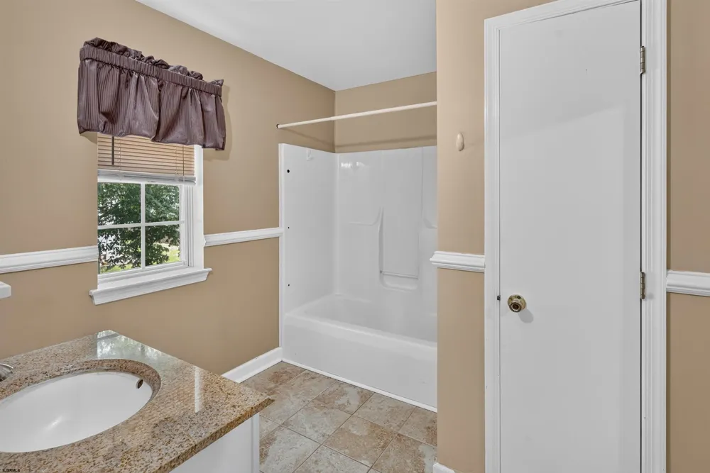 6191 Eagle Mays Landing, NJ 08330
