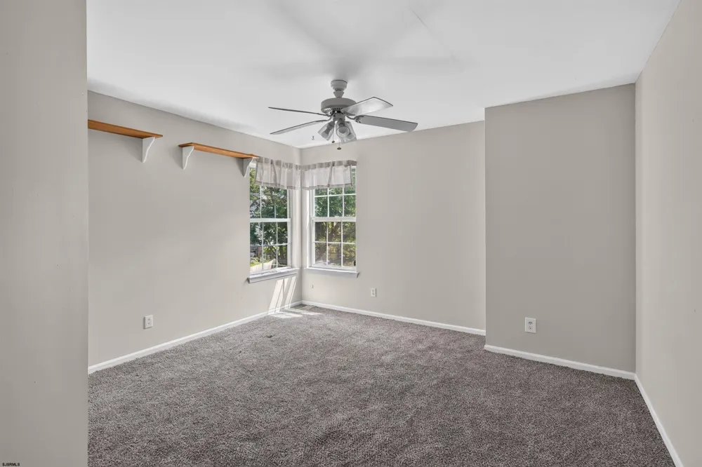 6191 Eagle Mays Landing, NJ 08330
