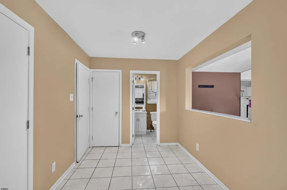 6191 Eagle Mays Landing, NJ 08330