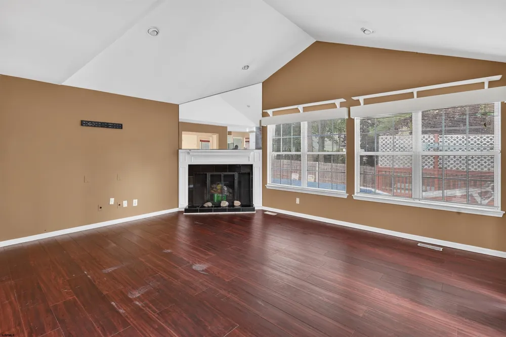 6191 Eagle Mays Landing, NJ 08330