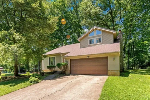 1674 Foxwood Trail