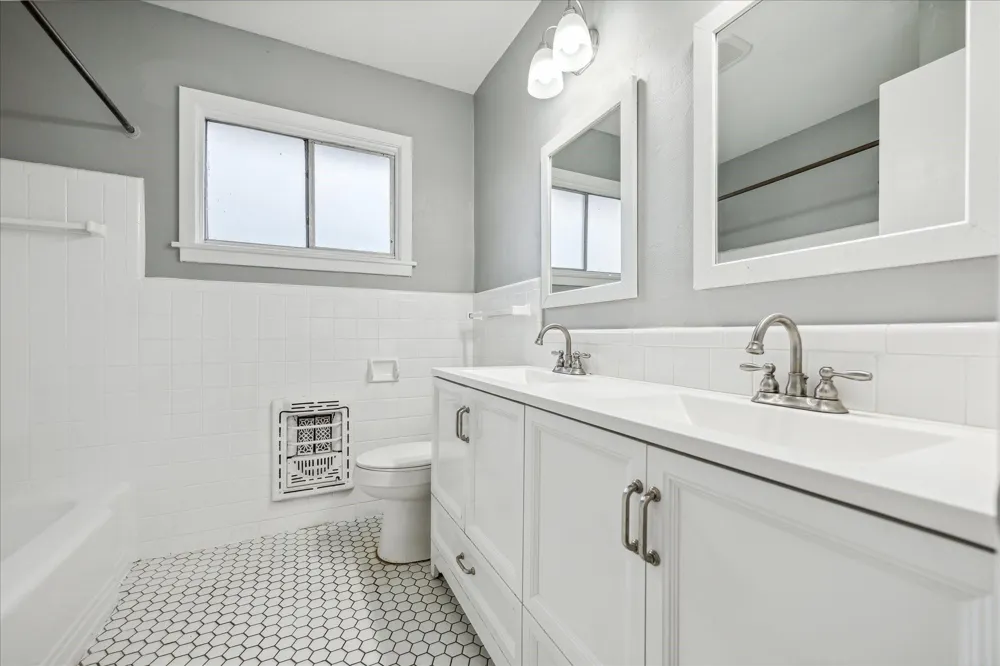 5237 Maple Street Bellaire, TX 77401