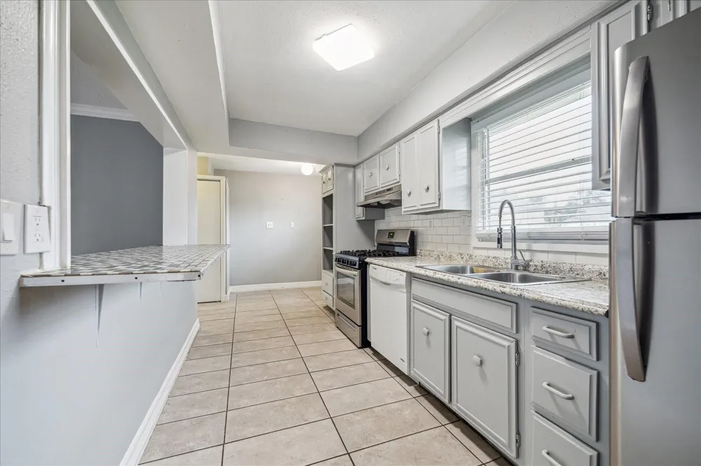 5237 Maple Street Bellaire, TX 77401