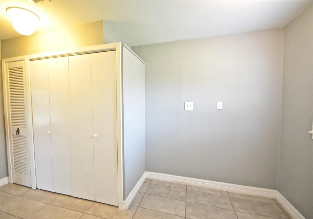 5237 Maple Street Bellaire, TX 77401