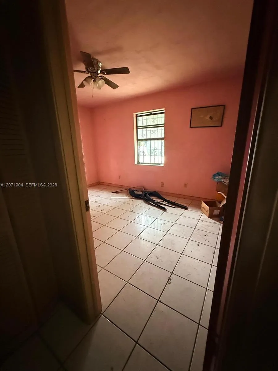 2911 NW 161st St Miami Gardens, FL 33054