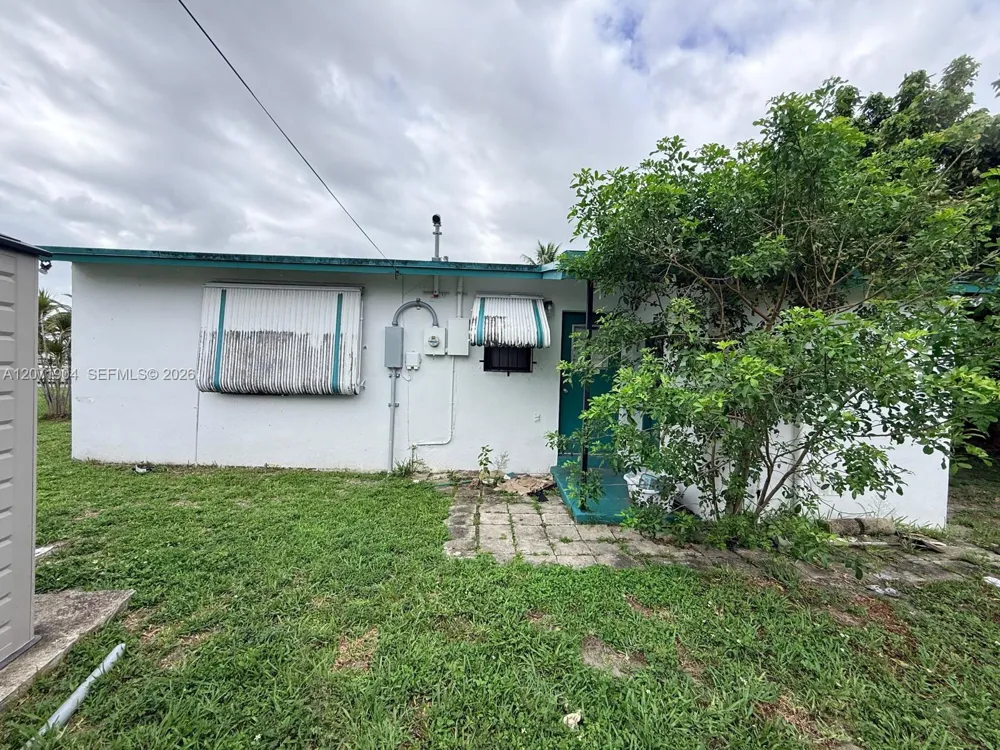 2911 NW 161st St Miami Gardens, FL 33054