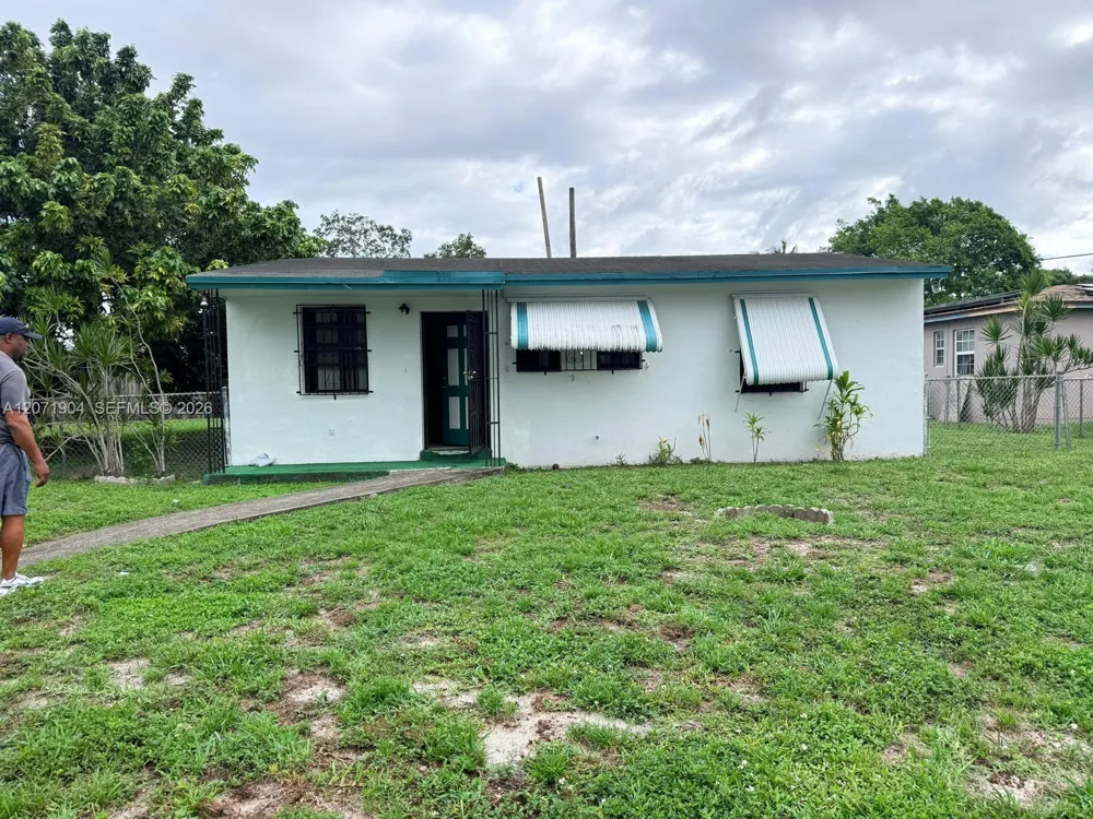 2911 NW 161st St Miami Gardens, FL 33054