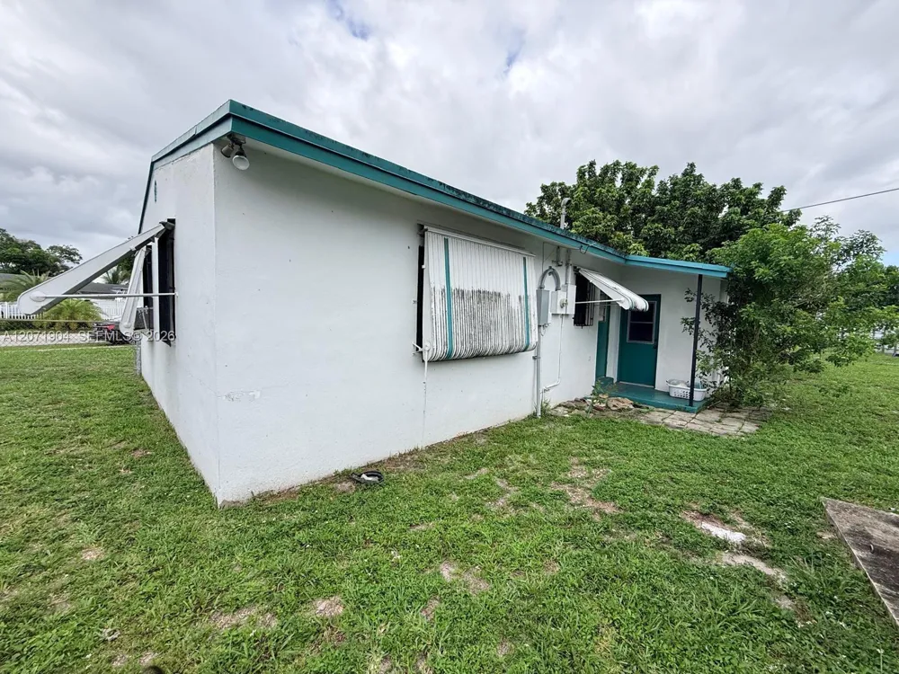 2911 NW 161st St Miami Gardens, FL 33054
