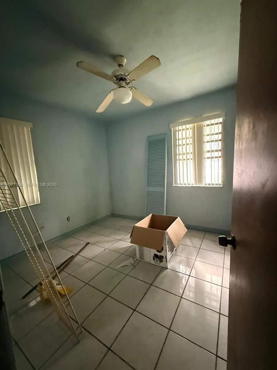 2911 NW 161st St Miami Gardens, FL 33054