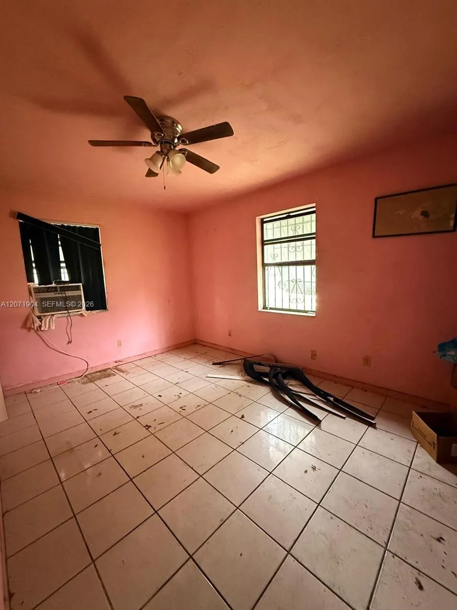 2911 NW 161st St Miami Gardens, FL 33054