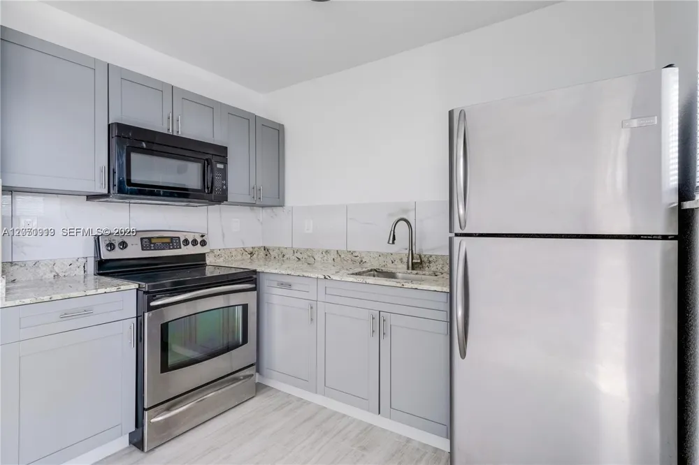 1281 NW 61st St #31 Miami, FL 33142