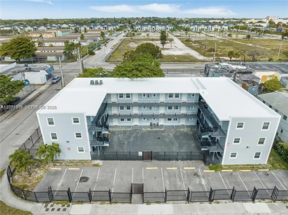 1281 NW 61st St #31 Miami, FL 33142