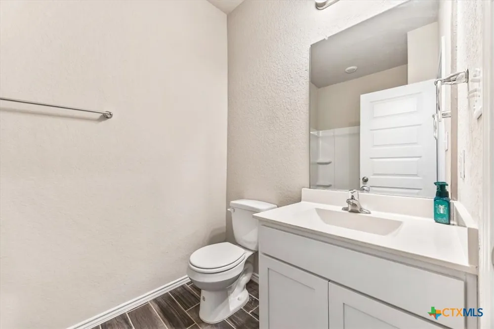 2521 Ayers Drive Seguin, TX 78155