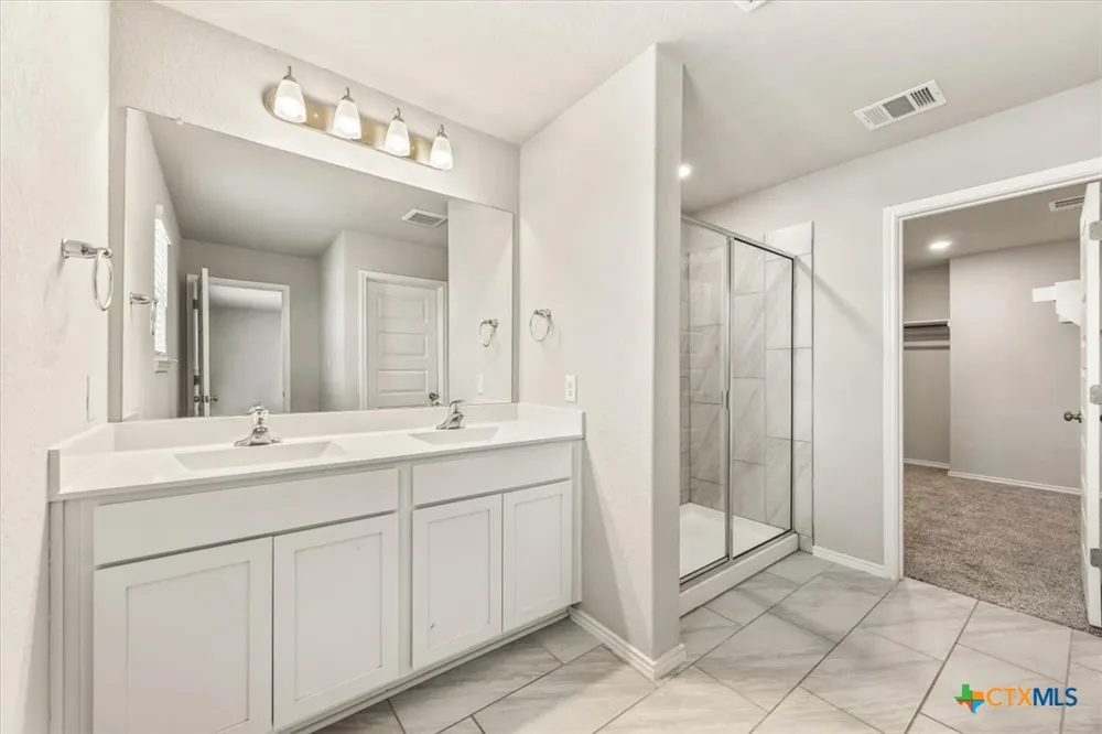 2521 Ayers Drive Seguin, TX 78155