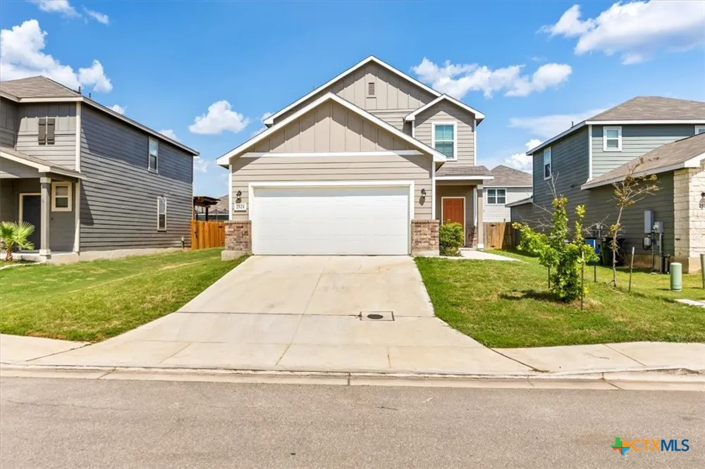 2521 Ayers Drive Seguin, TX 78155