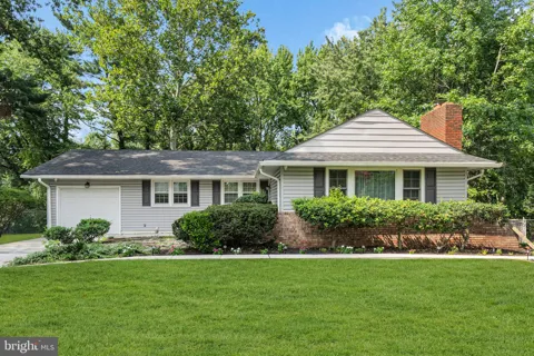 100 MANSFIELD BOULEVARD S