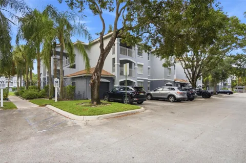 9615 NW 1st Ct #302