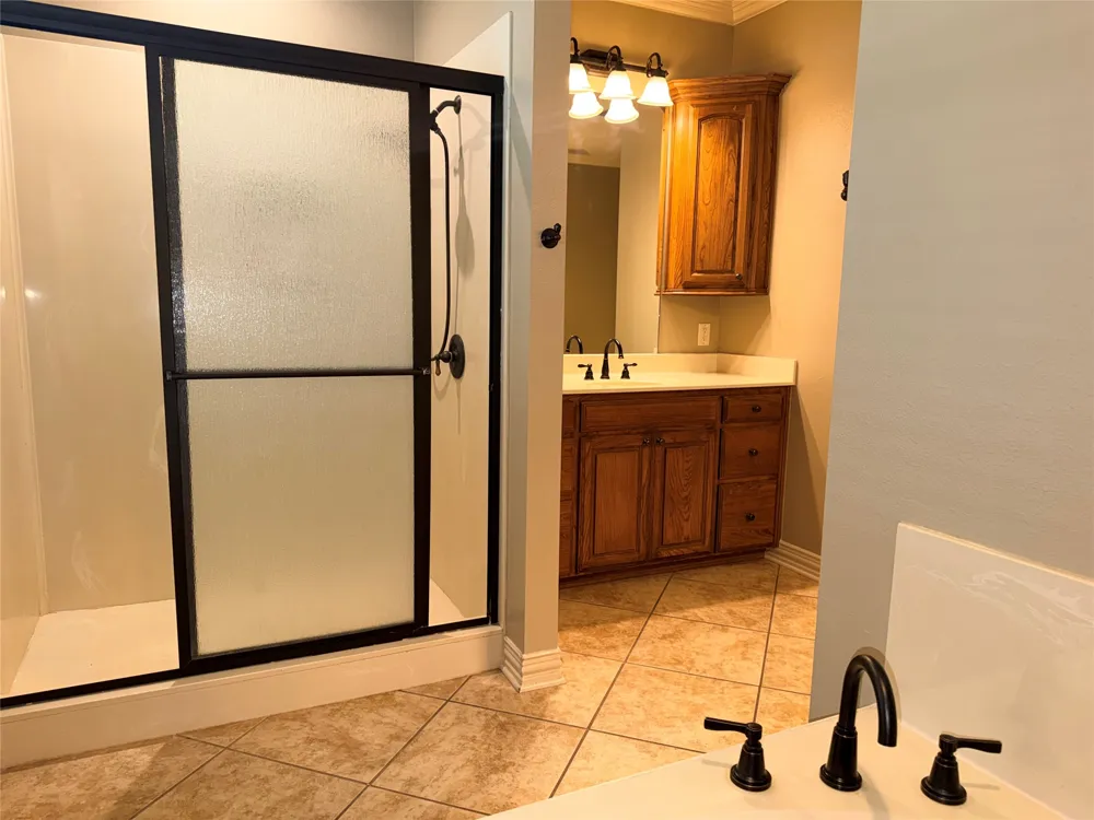 12881 Winding Oak Lindale, TX 75771