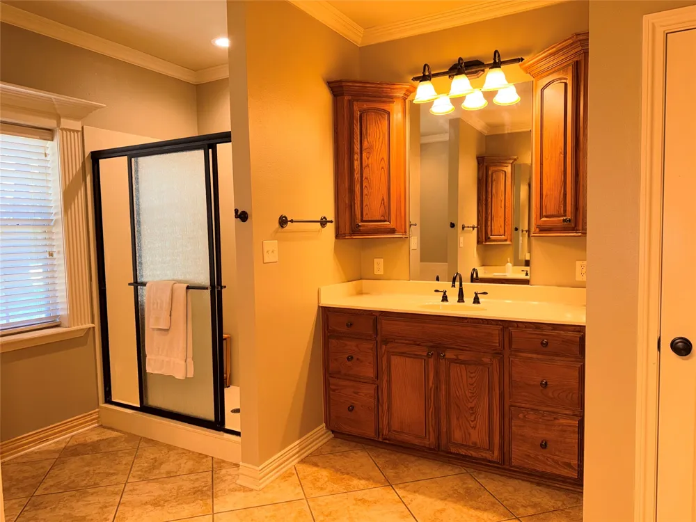 12881 Winding Oak Lindale, TX 75771