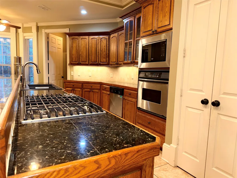 12881 Winding Oak Lindale, TX 75771