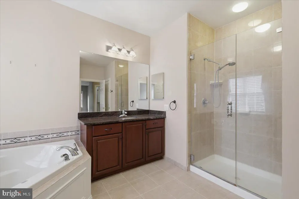 142 SILVER TAIL LANE New Hope, PA 18938