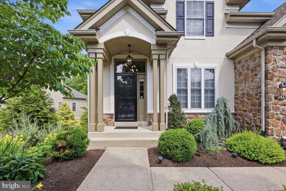 142 SILVER TAIL LANE New Hope, PA 18938