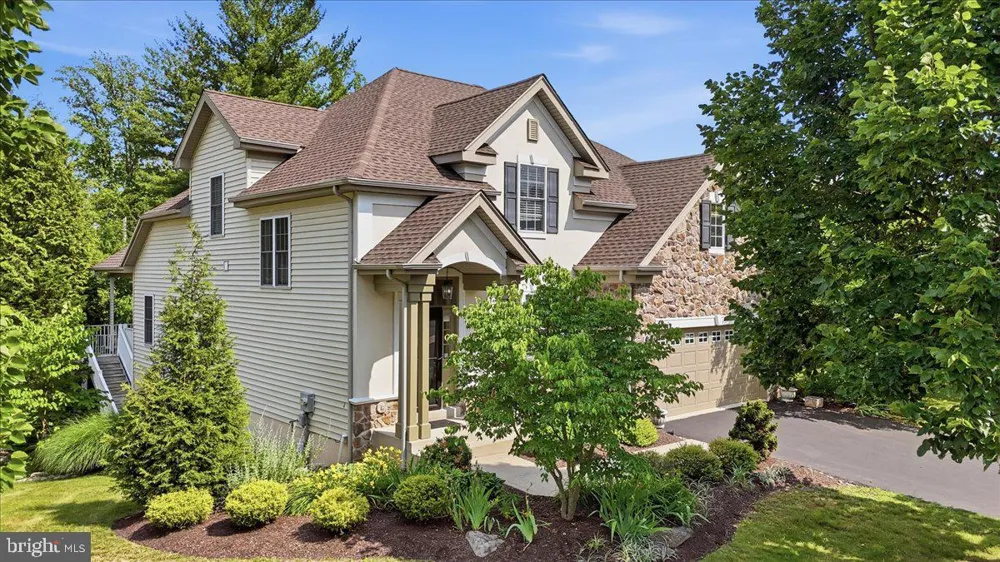 142 SILVER TAIL LANE New Hope, PA 18938