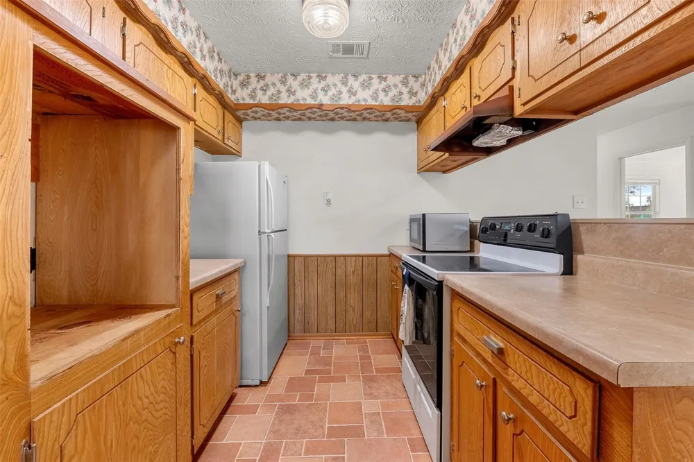 190 Lake View Lane Livingston, TX 77351