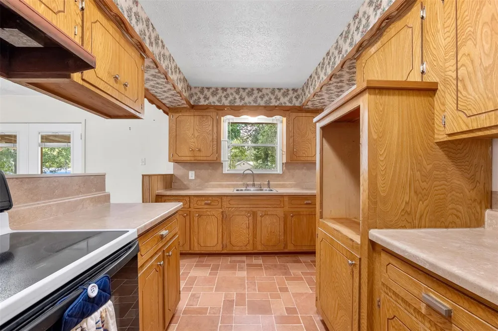190 Lake View Lane Livingston, TX 77351